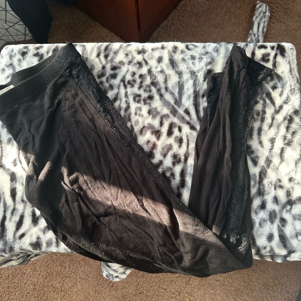 Elegant Black Lace Trim Leggings